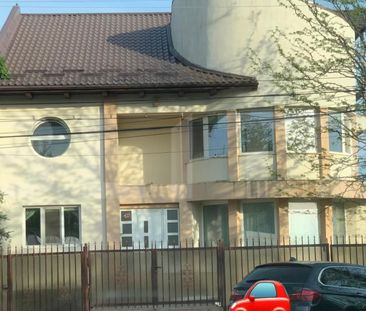Vila 7 camere de închiriat, 177 mp, zona Copou - Fotografie 6