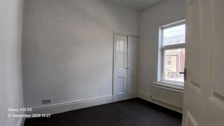 3 bedroom terraced house to rent - Photo 4