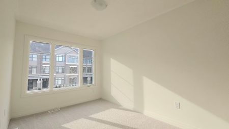 For Lease - 474 Provident Way Unit# 39, Hamilton, Ontario - Photo 4