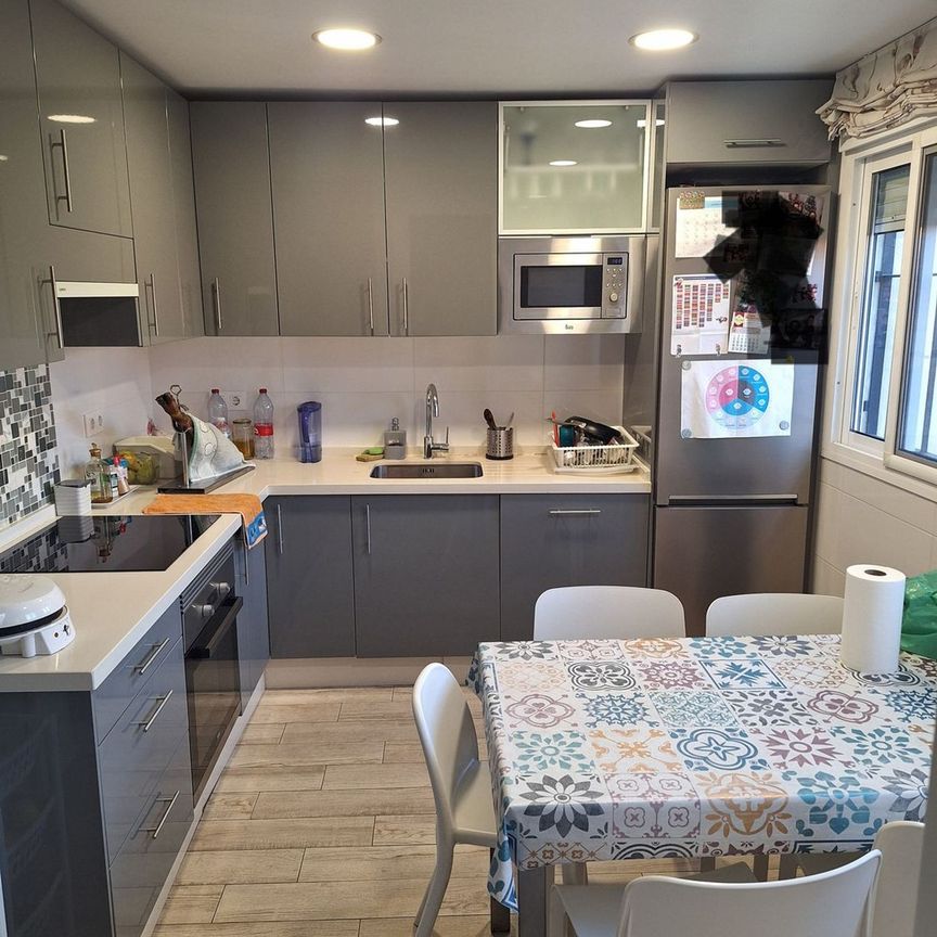 Alquiler de piso en Cruz del Humilladero - Los Tilos - Photo 1