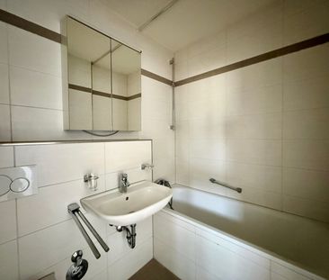 Charmante 2.5-Zimmer-Wohnung mit Balkon in Lyss – sofort verfügbar! - Photo 3