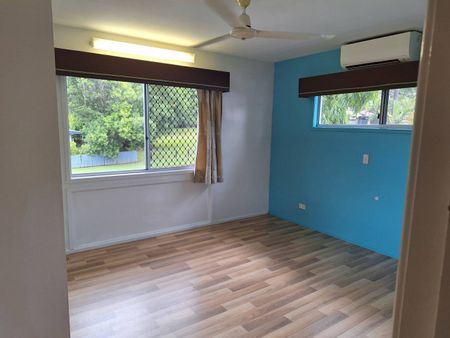 Partly Furnished 3 Bedroom Top Floor Unit with Pool - Photo 4
