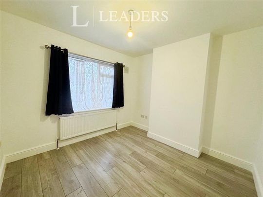 3 bedroom semi-detached house to rent - Photo 1