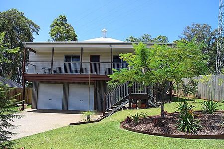 `Modern Elevated Living in the Heart of Cooroy - Photo 4