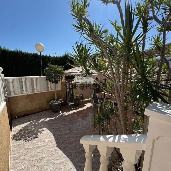 Alquiler de chalet adosado en Los Balcones - Los Altos del Edén - Photo 1