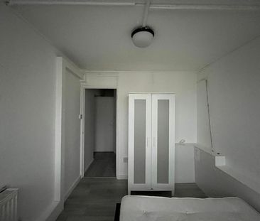 Room in a Shared House, London, SW11 - Photo 6