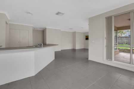 4 Bedroom Home in the Heart of South Morang! - Photo 3