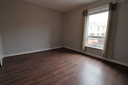 2 Bedroom Mid Terraced House To Rent - Photo 5