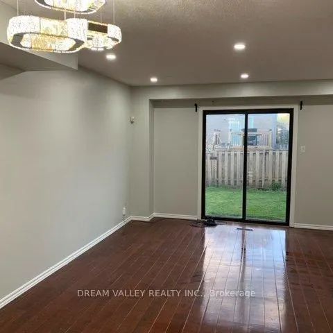 20 GLANVIL CRESCENT - Photo 1