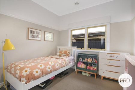 IMMACULATE THREE BEDROOM HOME ! - Photo 3