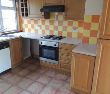 3 bedroom terraced house to rent - Photo 2