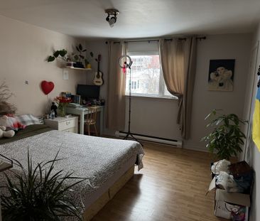 31/2 Près Du Parc JC - Photo 2