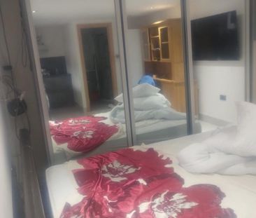 Studio to rent - Photo 2