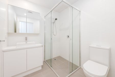 Ground Level Haven - Photo 4