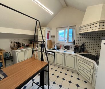 Appartement de 4 pièces dans les combles - Photo 1