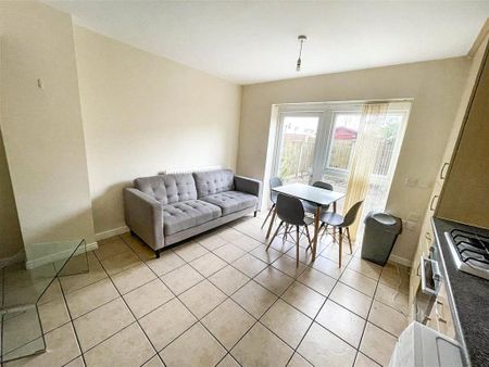 4 bedroom terraced house to rent - Photo 2