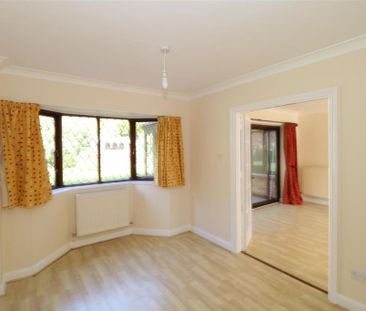 4 bedroom detached house to rent - Photo 2