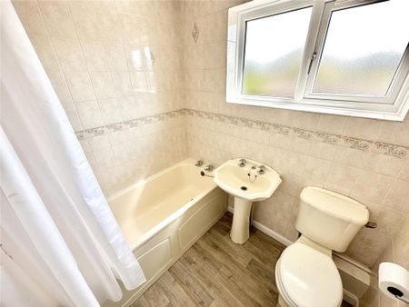 2 bedroom semi-detached house to rent - Photo 5