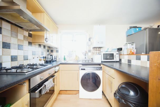 2 BEDROOM FLAT - GLENDINNING AVENUE, DT4 7QF, Weymouth - Photo 1