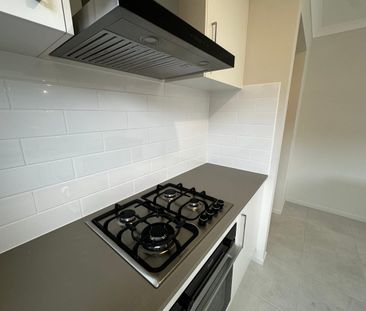 Brand New 3-Bedroom Family Home in Cranbourne East - Photo 1