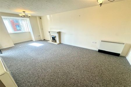 Priory Avenue, St Denys, SO17 - Photo 4