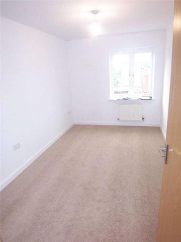 Hemlock Close, Norbury, SW16 - Photo 2