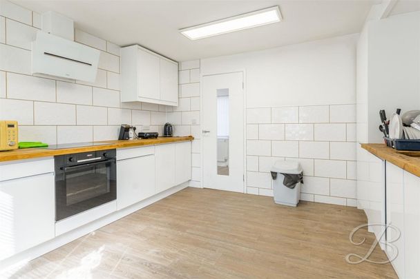 4 bedroom - Photo 1