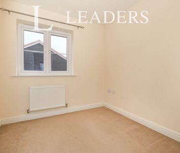 3 bedroom end of terrace to rent Arun Court, Spalding - Photo 2