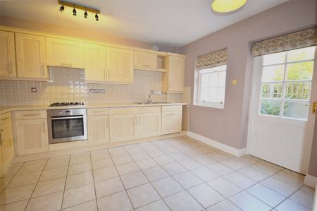 3 bedroom terraced house to rent - Photo 3