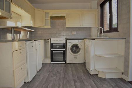 3 bedroom terraced house to rent - Photo 2