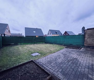 Gesloten bebouwing in rustige omgeving met garage - Photo 2