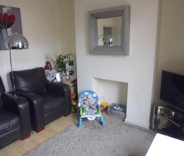 2 bedroom end of terrace house to rent - Photo 1