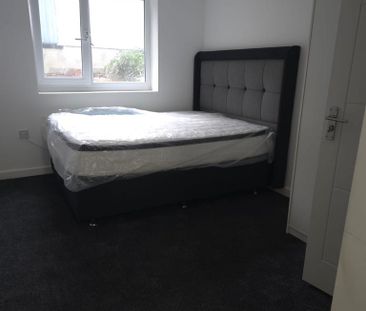 10 bedroom house share to rent - Photo 2