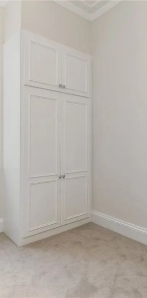 3 bedroom flat in South Kensington - Photo 1