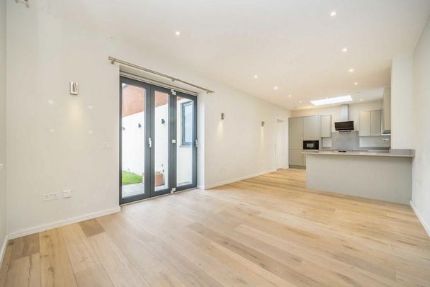 3 bedroom detached house to rent - Photo 1