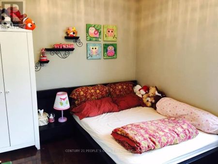 579 NORTHCLIFFE BOULEVARD E - Photo 4