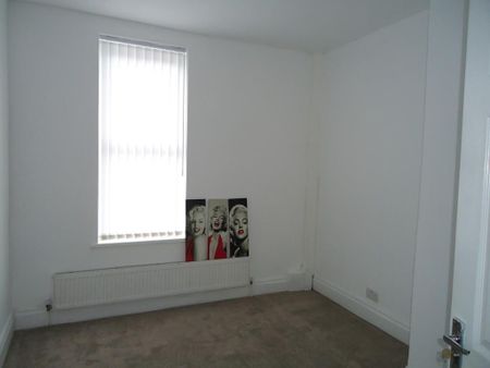 4 bedroom apartment to rent - Photo 4