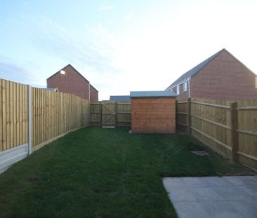 2 bedroom semi-detached house to rent - Photo 6