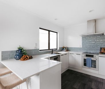 Move to Maunganui Road in time for Christmas - Mt Maunganui - Photo 3