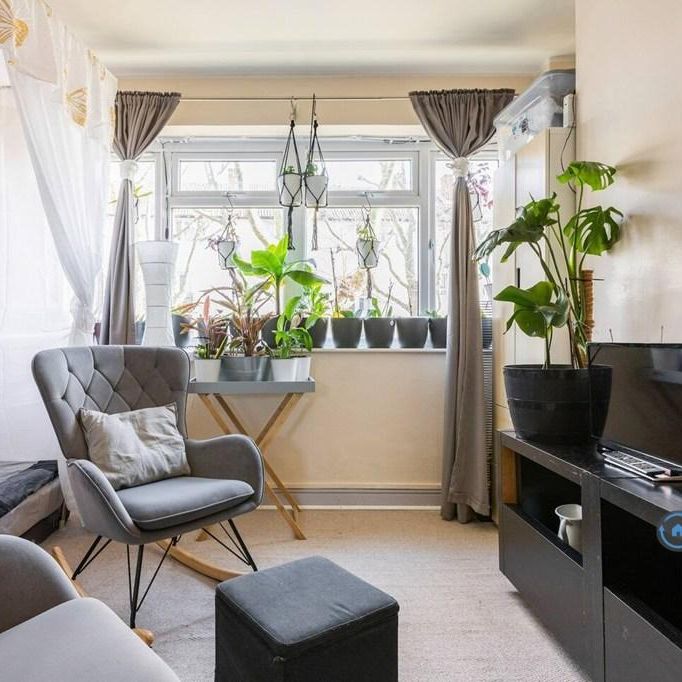 Studio to rent - Photo 1