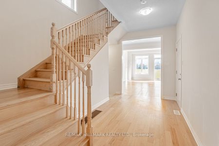 Semi-Detached Home For Lease | E8120530 - Photo 3