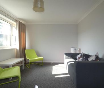 2 bedroom maisonette to rent - Photo 4