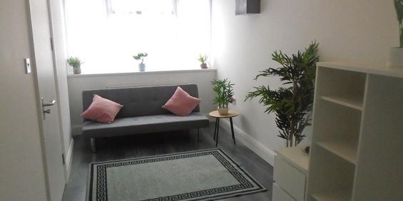 1 bedroom property to rent - Photo 3