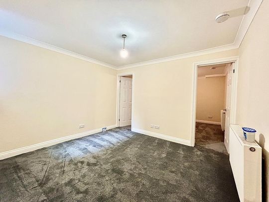 4 bedroom terraced house to rent - Photo 1