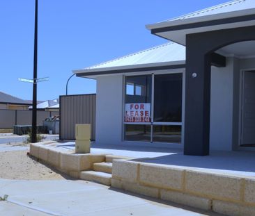 52 Villatella Gardens, Piara Waters, WA 6112 - Photo 4