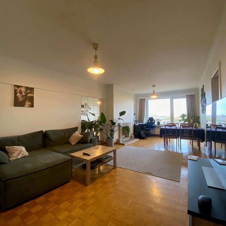 Residentieel en centraal gelegen appartement aan de Coupure met 2 slaapkamers en 2 terrassen op de zevende verdieping van de Residentie Mogador. - Foto 1