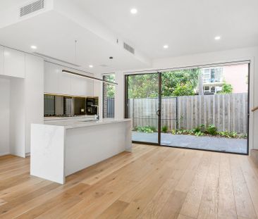 Unit 3/15 Kireep Road, Balwyn. - Photo 1