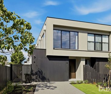 BRAND NEW LUXURIOUSLY APPOINTED 4BEDROOM HOME - Photo 4