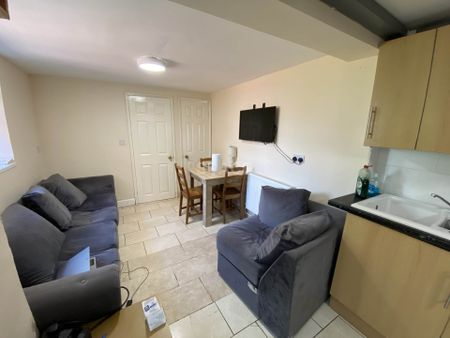 Price £2,970 pcm - Available 01/07/2026 - Furnished - Photo 2