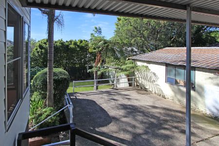 Neat and sunny three-bedroom home nestled in a quiet, sought-after North Ryde street - Photo 2